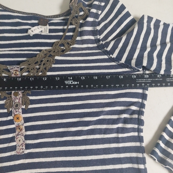 We the Free Blue White Strip Top Size L Distressed Hem Embroidered Pull Over - Picture 4 of 9